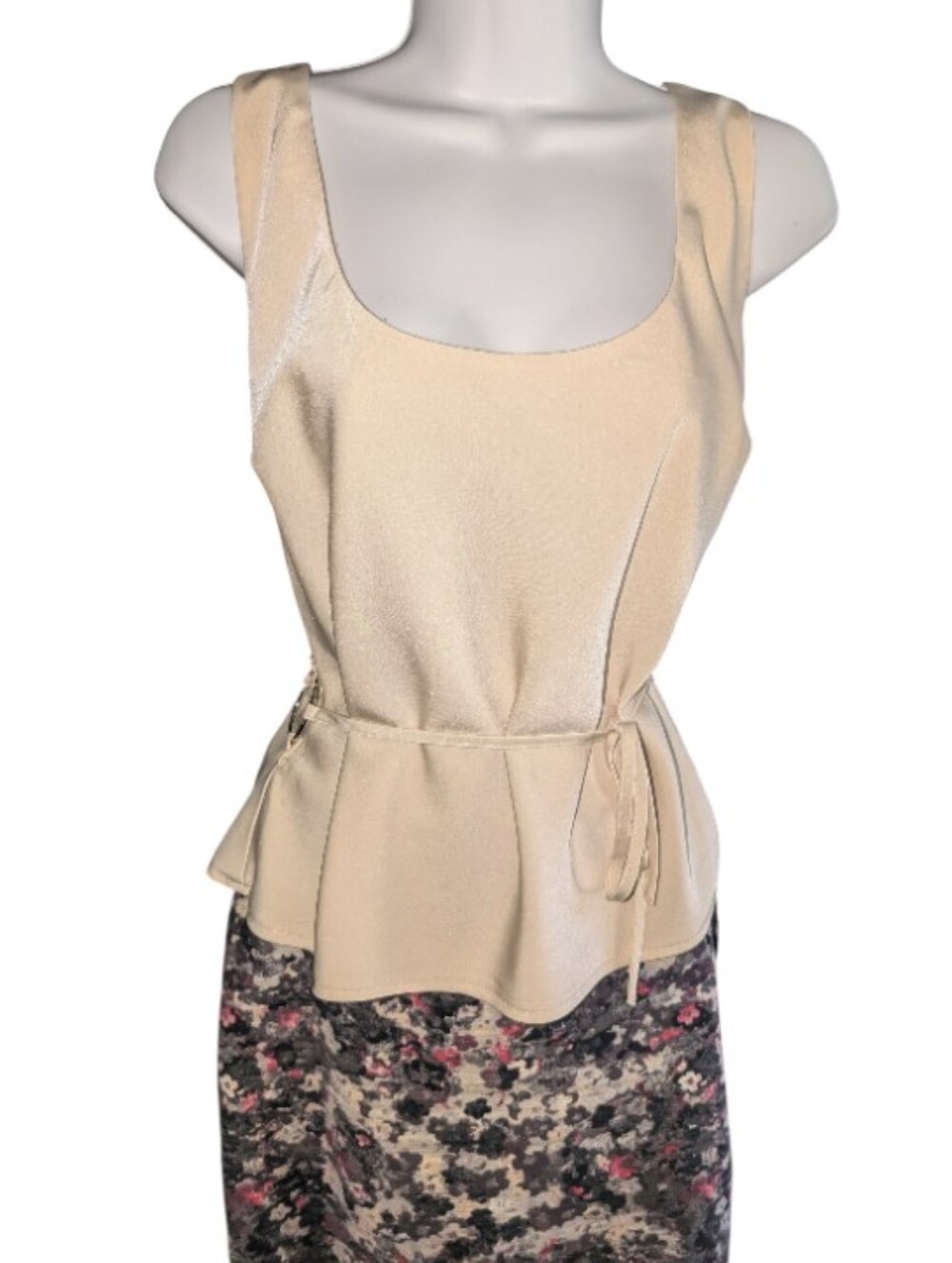 Square neck Shell Tank Top - Picture 2 of 8